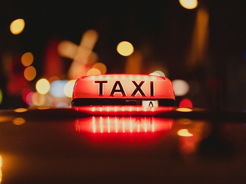 Thanat Taxi Service